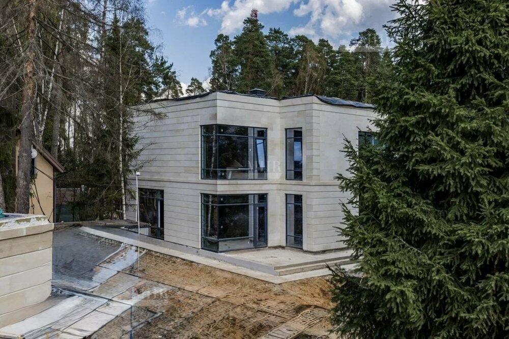 2-этажный коттедж 616 м² без отделки