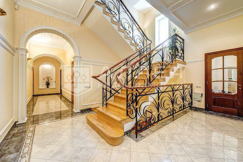 3-этажный коттедж 935 м² с отделкой