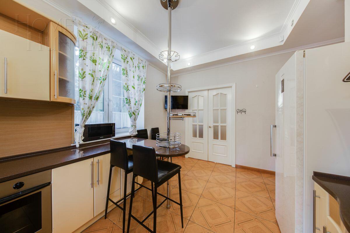 2-этажный коттедж 350 м² с отделкой