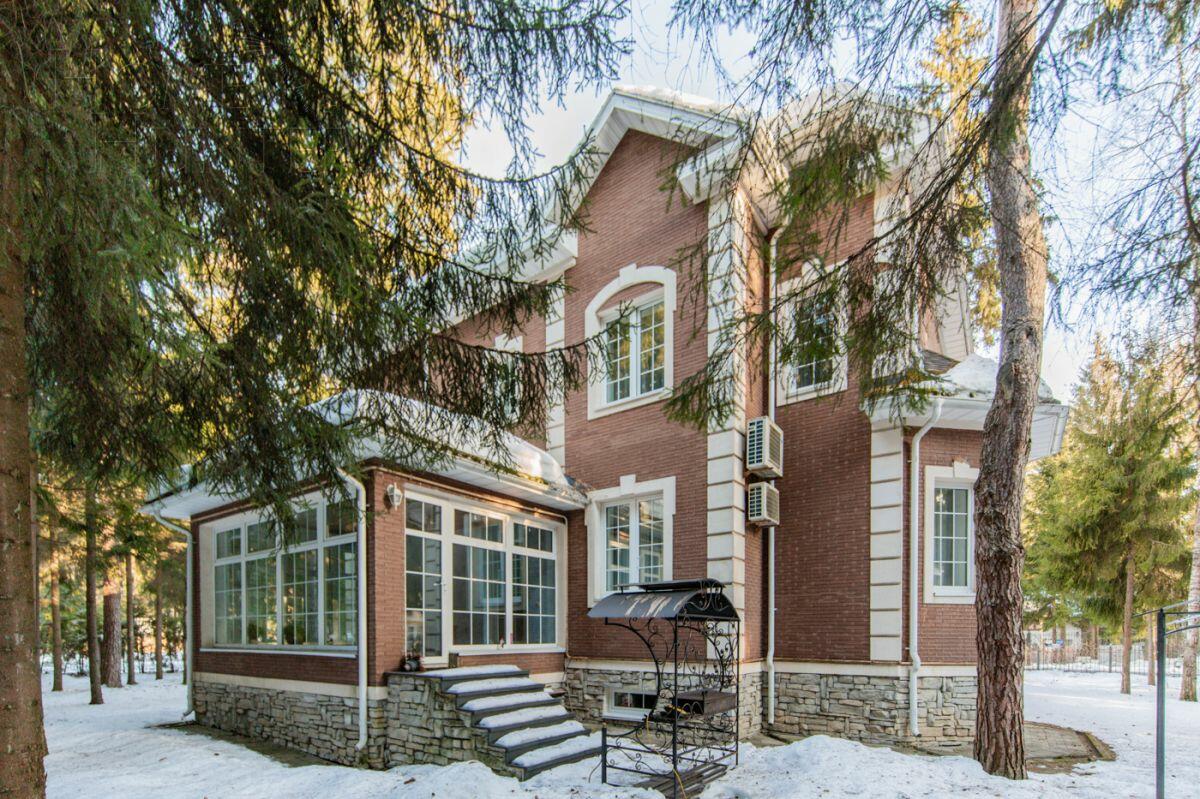 2-этажный коттедж 350 м² с отделкой