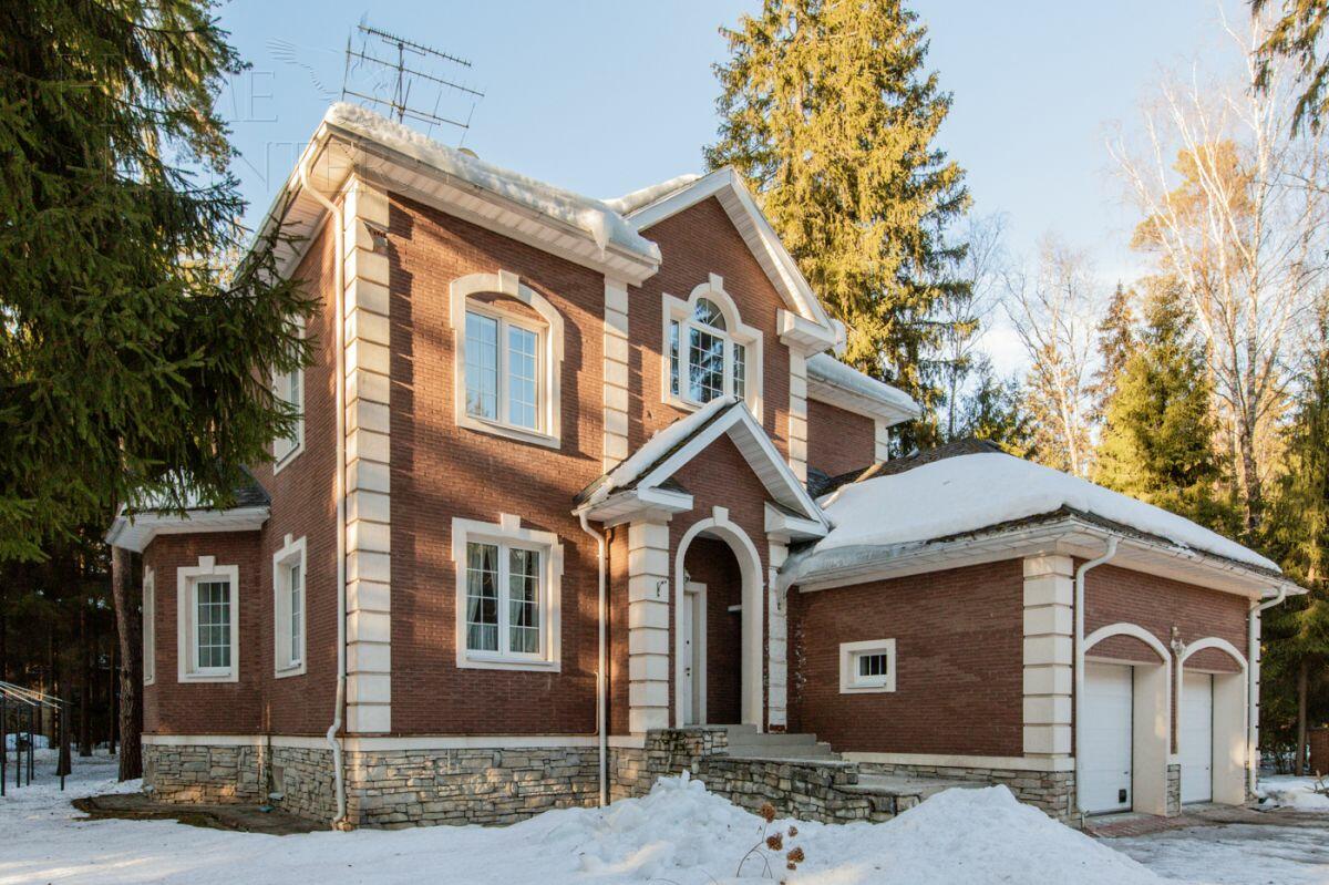 2-этажный коттедж 350 м² с отделкой