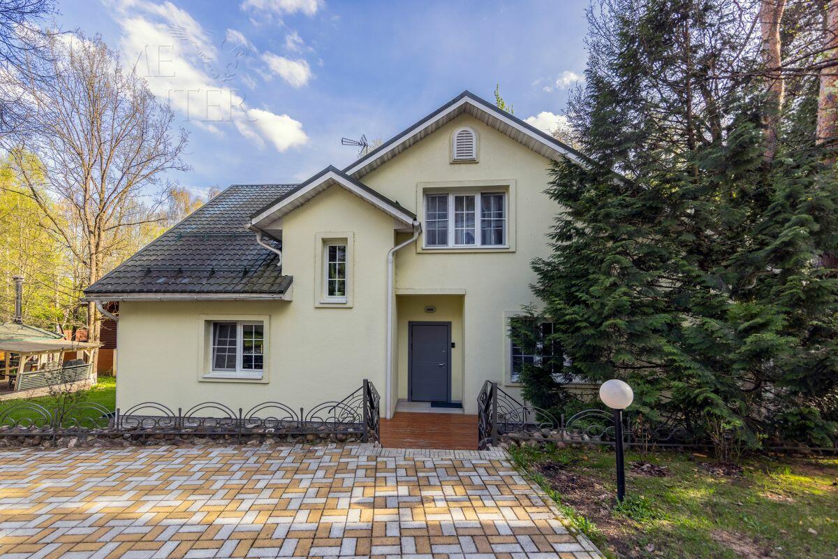 2-этажный коттедж 282.7 м² с отделкой