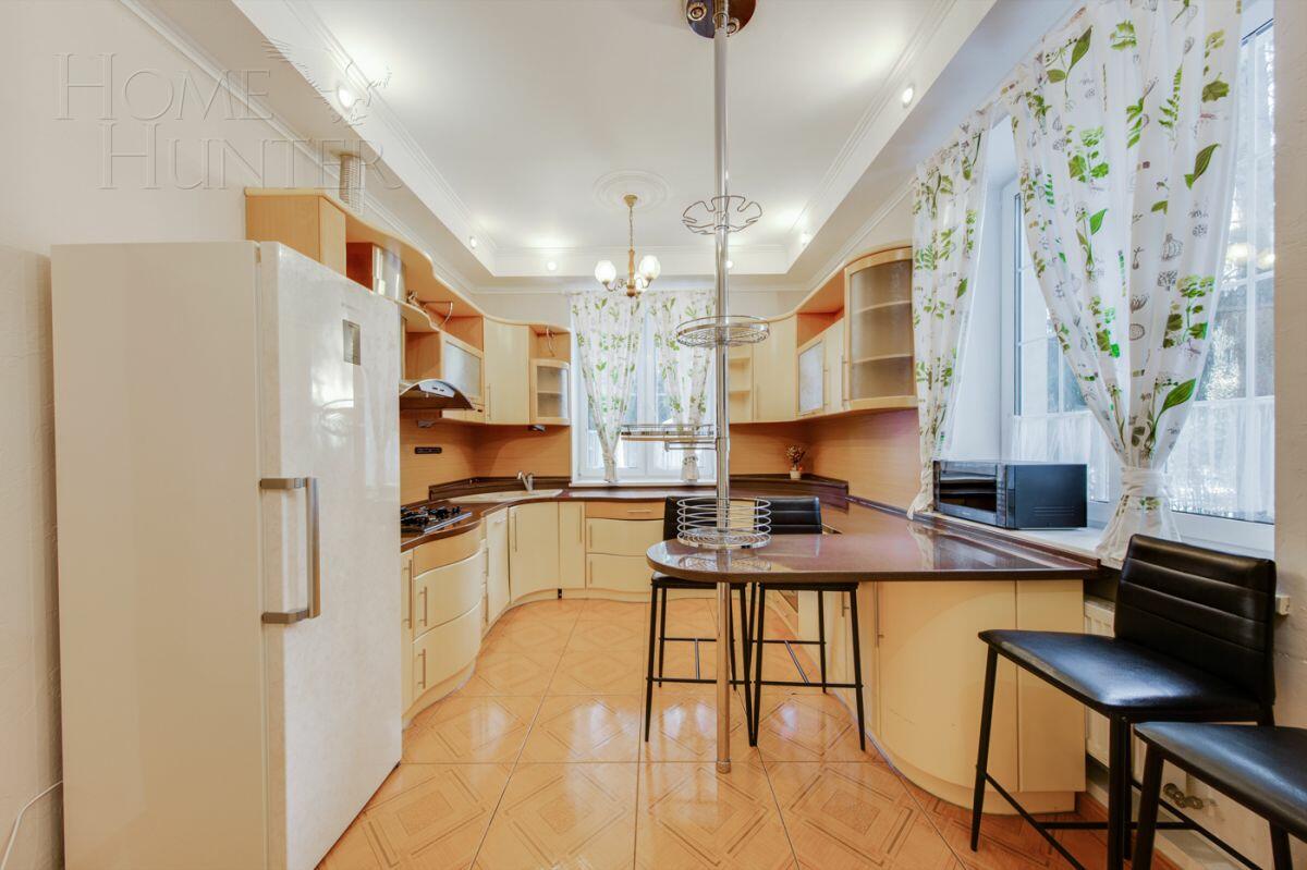 2-этажный коттедж 350 м² с отделкой