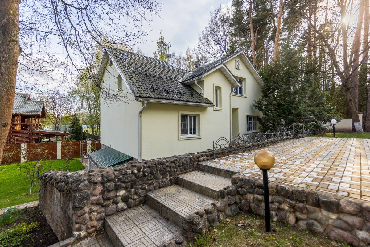 2-этажный коттедж 282.7 м² с отделкой