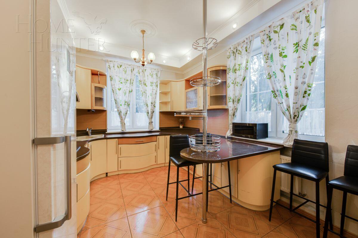 2-этажный коттедж 350 м² с отделкой