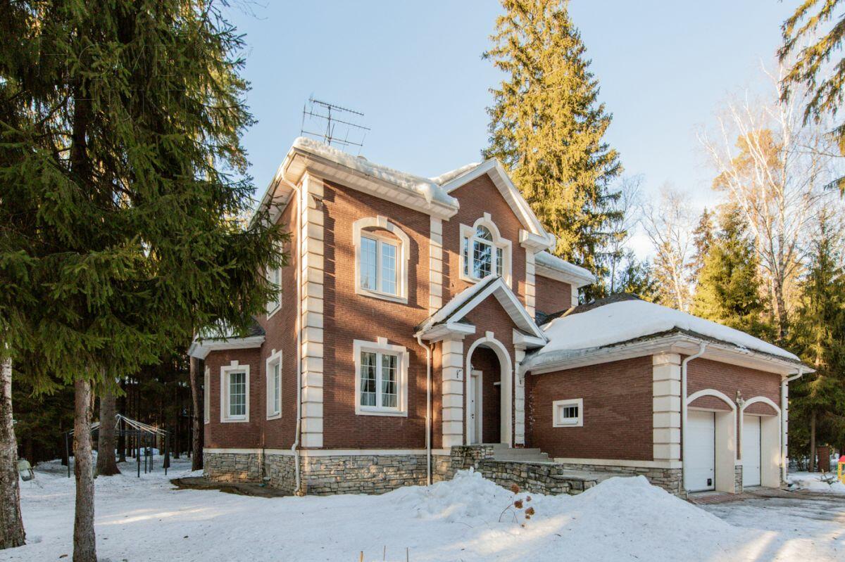 2-этажный коттедж 350 м² с отделкой