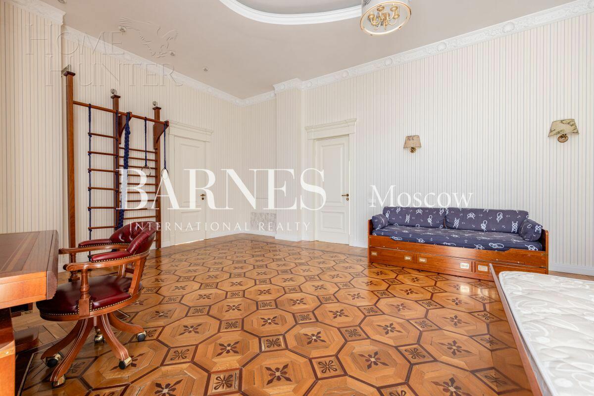 2-этажный коттедж 660 м² с отделкой