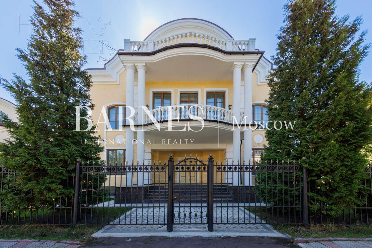 2-этажный коттедж 660 м² с отделкой