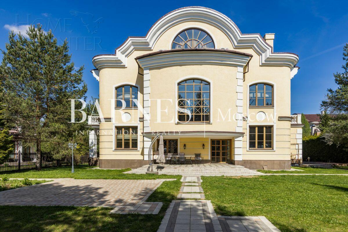 2-этажный коттедж 660 м² с отделкой