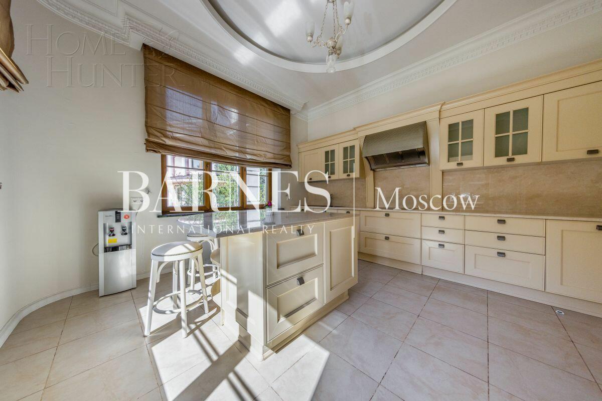 2-этажный коттедж 660 м² с отделкой