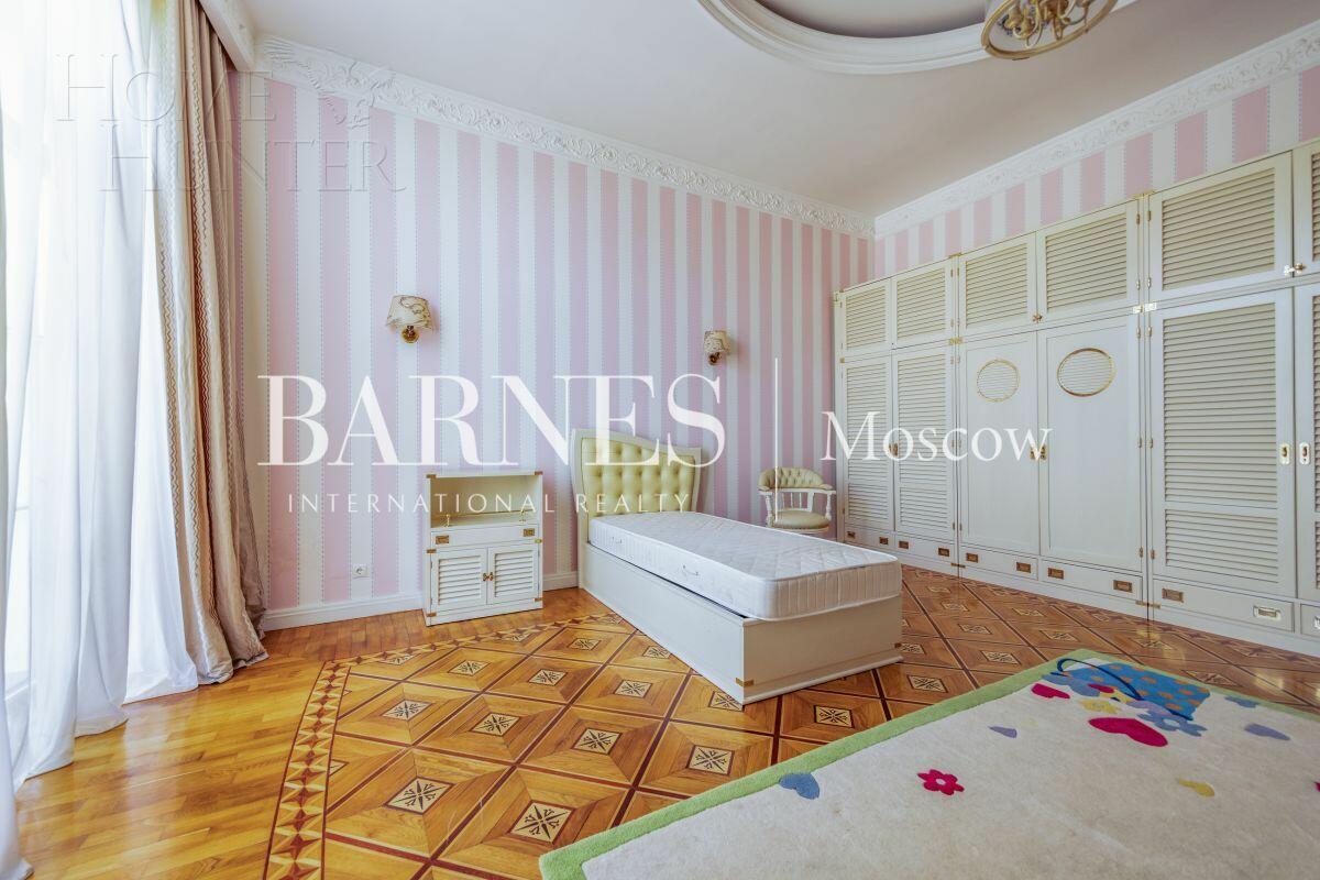 2-этажный коттедж 660 м² с отделкой