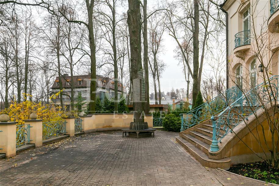 2-этажный коттедж 631 м² с отделкой