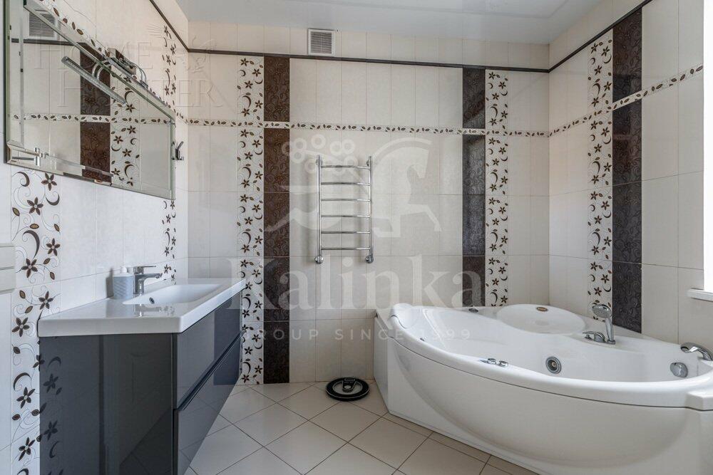 2-этажный коттедж 700 м² с отделкой