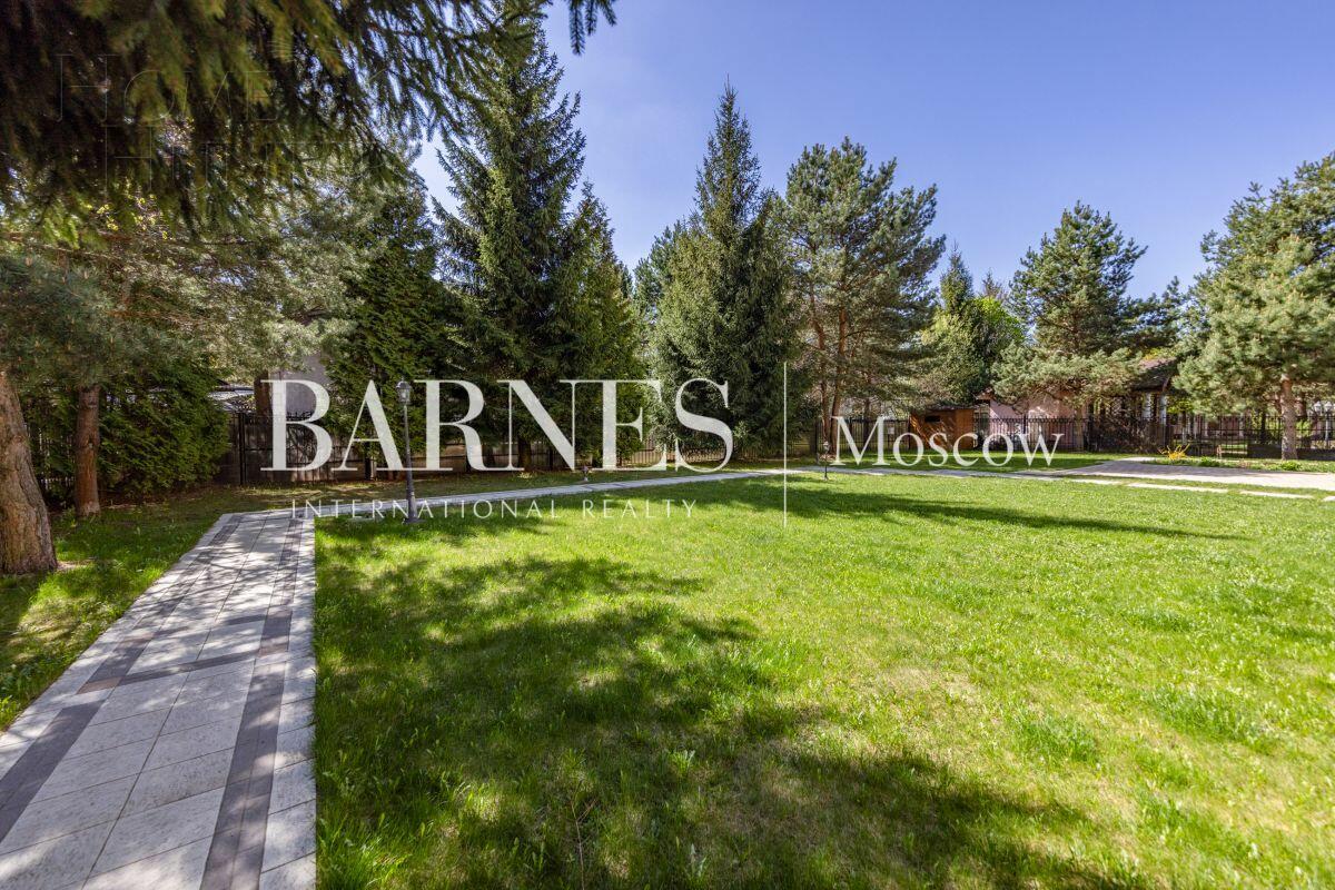 2-этажный коттедж 660 м² с отделкой