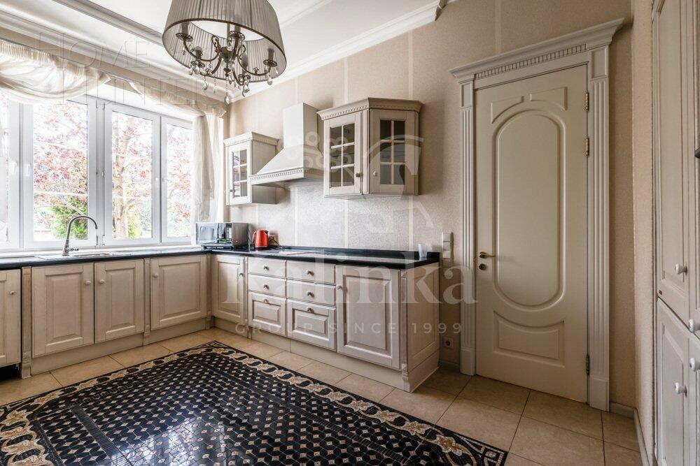 2-этажный коттедж 700 м² с отделкой