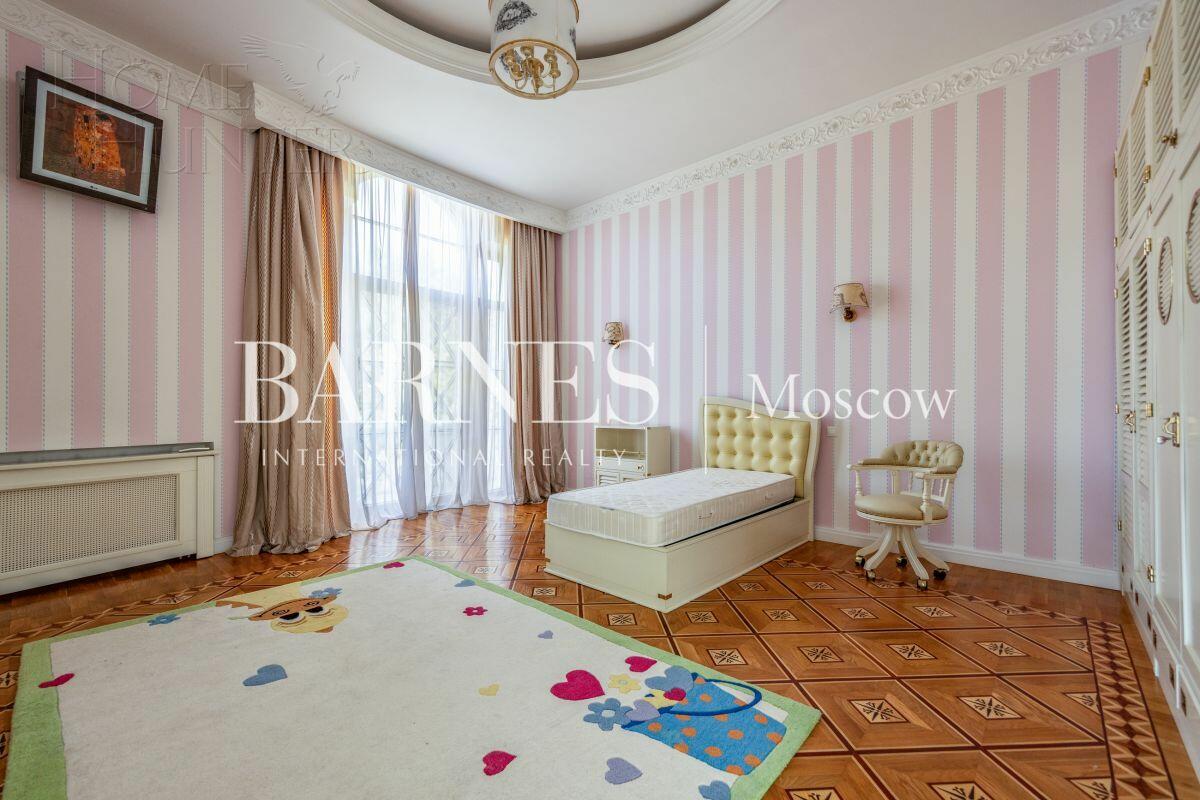 2-этажный коттедж 660 м² с отделкой