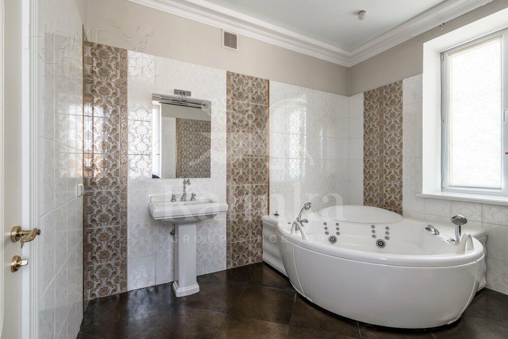 2-этажный коттедж 700 м² с отделкой