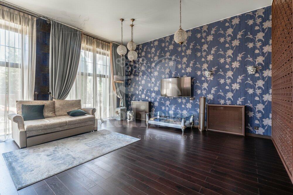 2-этажный коттедж 700 м² с отделкой