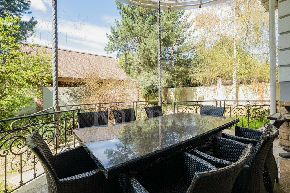 2-этажный коттедж 700 м² с отделкой