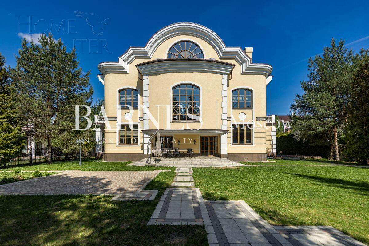 2-этажный коттедж 660 м² с отделкой