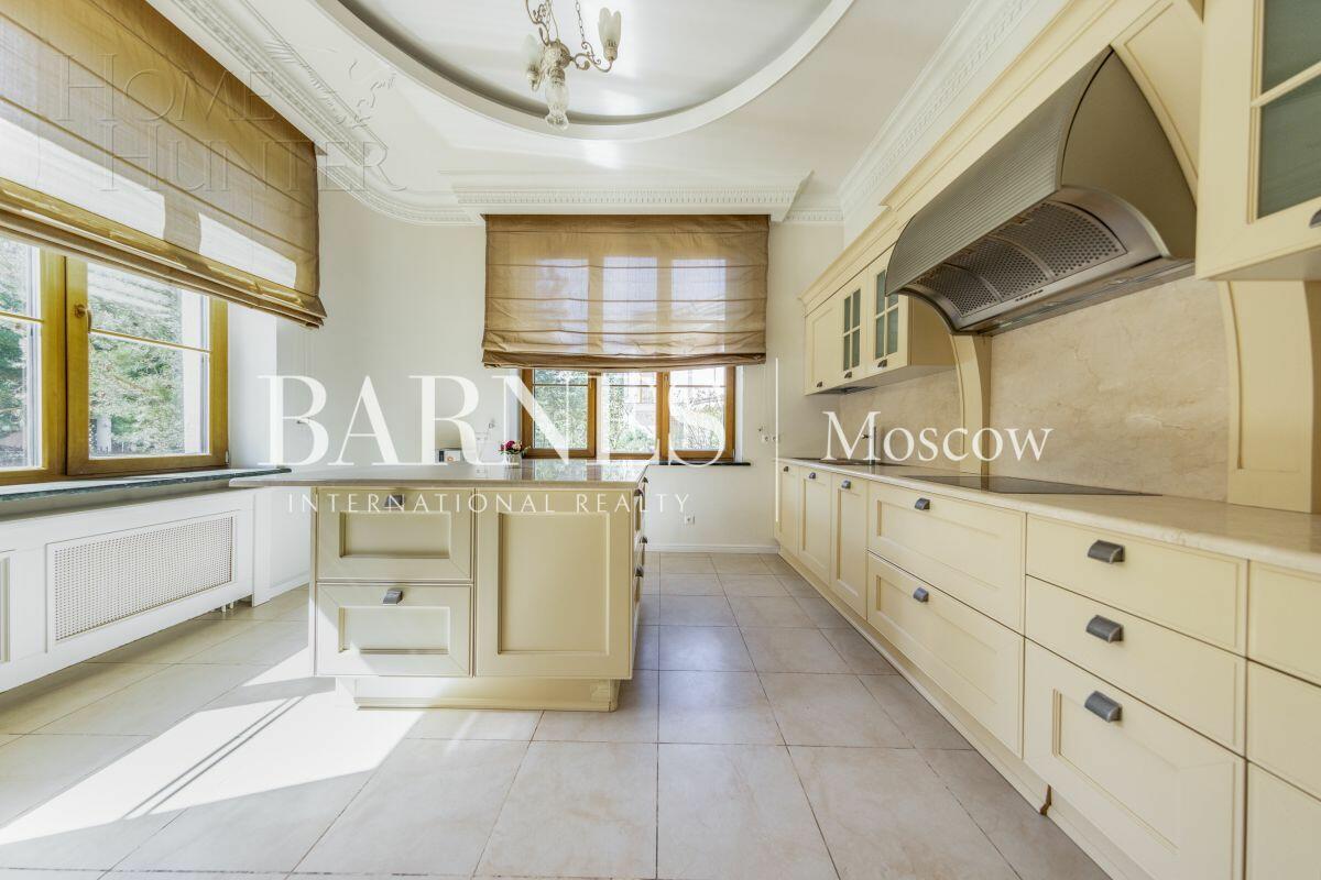 2-этажный коттедж 660 м² с отделкой