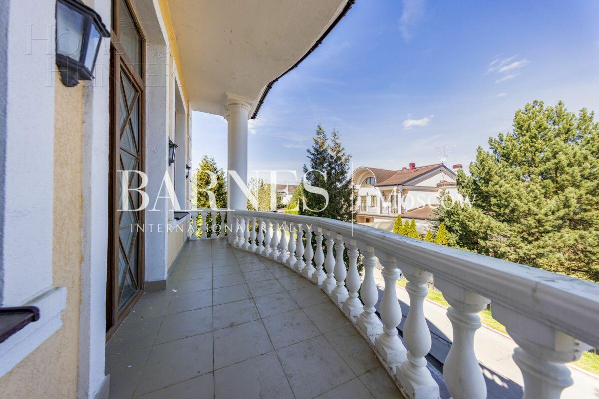 2-этажный коттедж 660 м² с отделкой