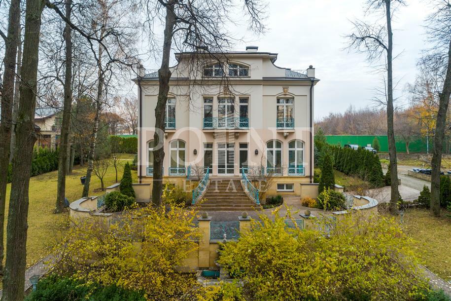 2-этажный коттедж 631 м² с отделкой