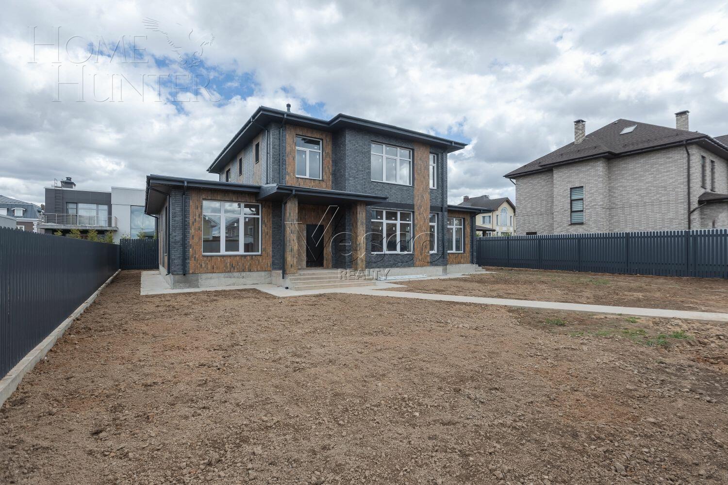 2-этажный коттедж 302 м² без отделки