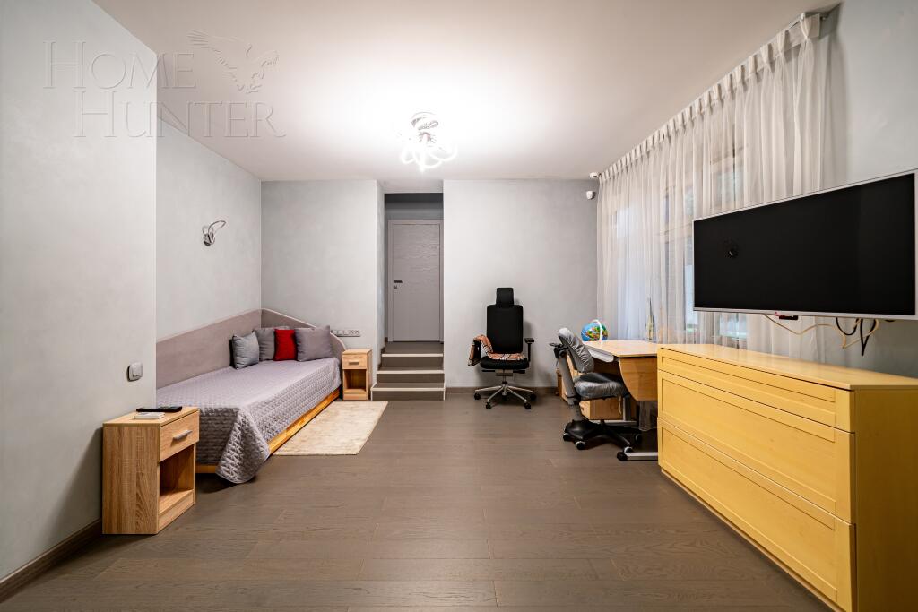 2-этажный коттедж 1 400 м² с отделкой