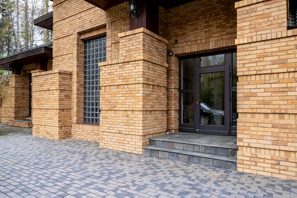 2-этажный коттедж 1 400 м² с отделкой