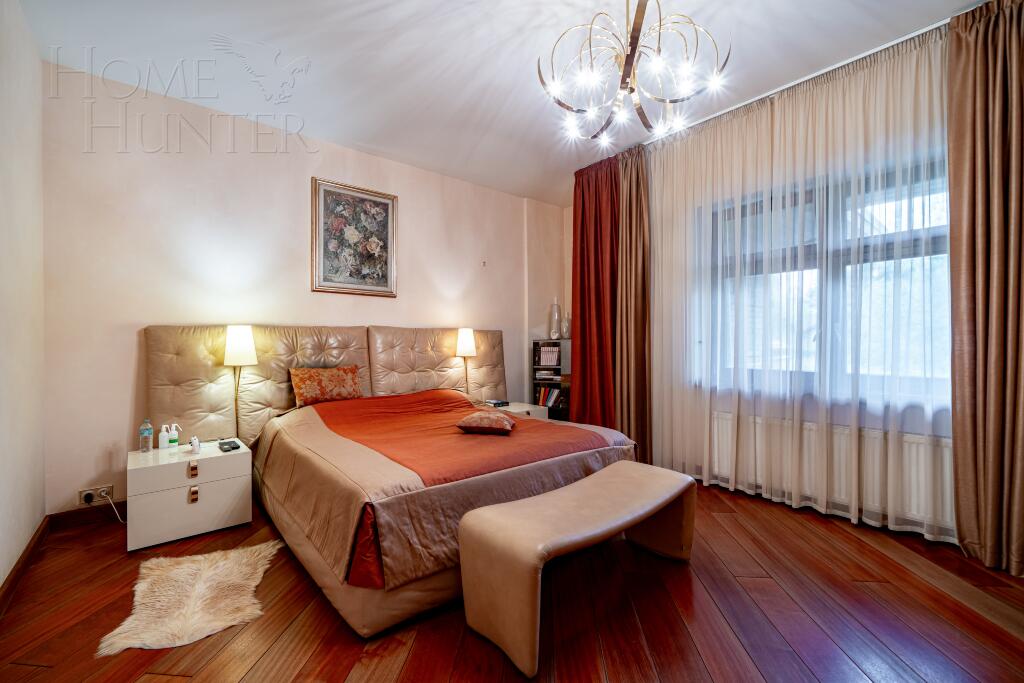 2-этажный коттедж 1 400 м² с отделкой