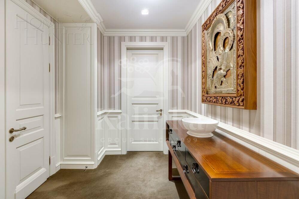 8-КОМН. КВАРТИРА С ОТДЕЛКОЙ 443.4 М² НА 1 ЭТАЖЕ