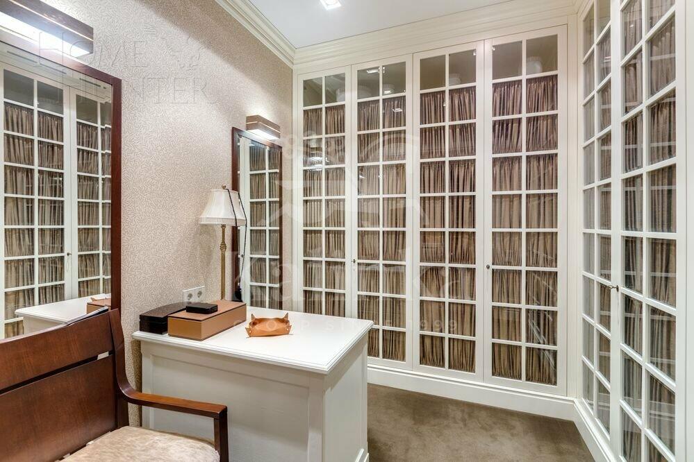 8-КОМН. КВАРТИРА С ОТДЕЛКОЙ 443.4 М² НА 1 ЭТАЖЕ