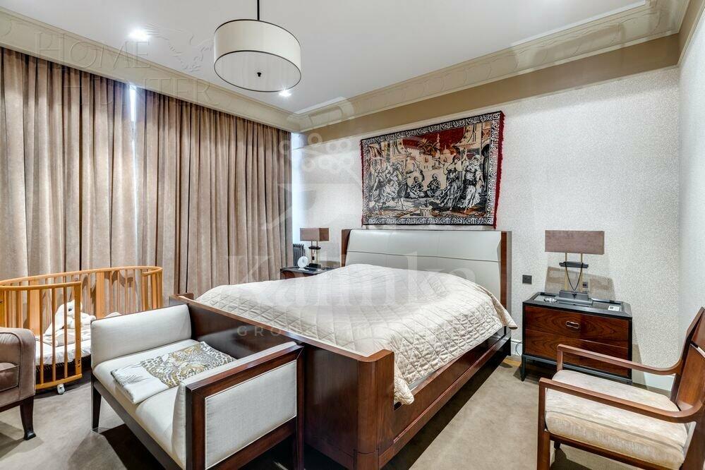 8-КОМН. КВАРТИРА С ОТДЕЛКОЙ 443.4 М² НА 1 ЭТАЖЕ