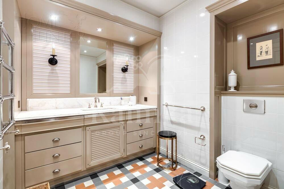 8-КОМН. КВАРТИРА С ОТДЕЛКОЙ 443.4 М² НА 1 ЭТАЖЕ