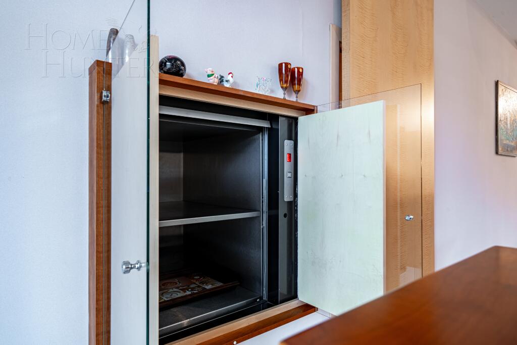 2-этажный коттедж 1 400 м² с отделкой
