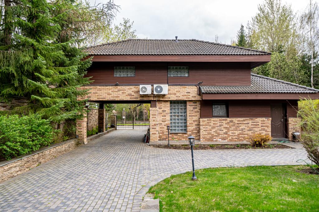 2-этажный коттедж 1 400 м² с отделкой