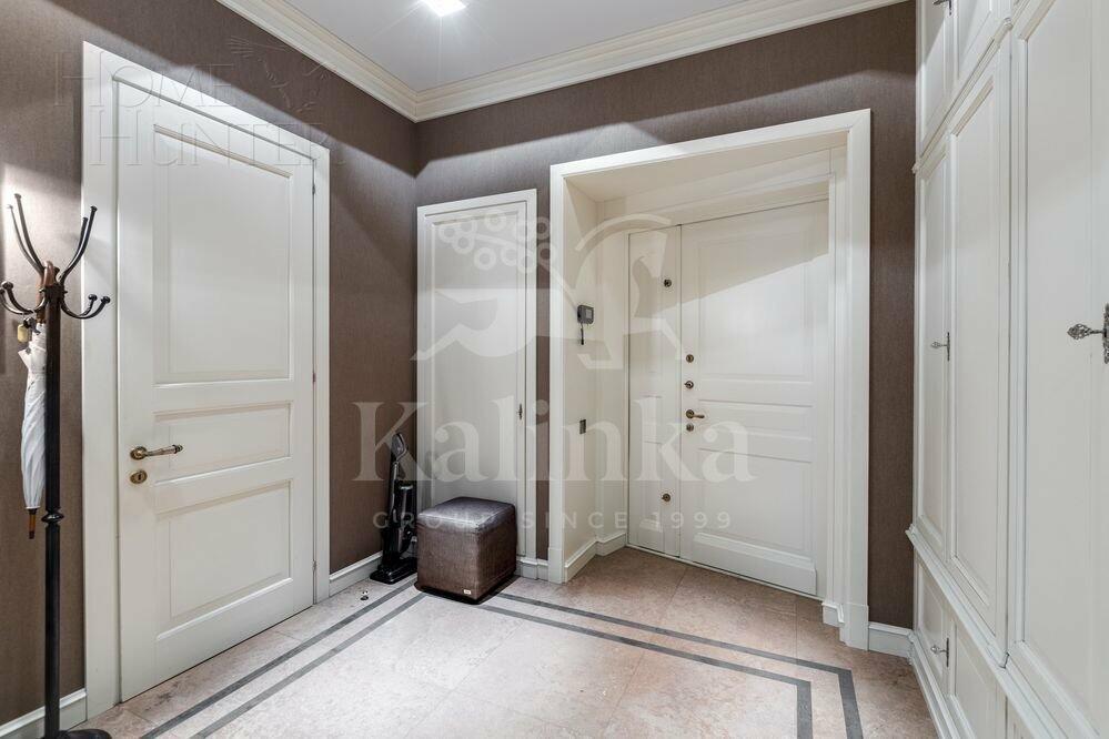 8-КОМН. КВАРТИРА С ОТДЕЛКОЙ 443.4 М² НА 1 ЭТАЖЕ