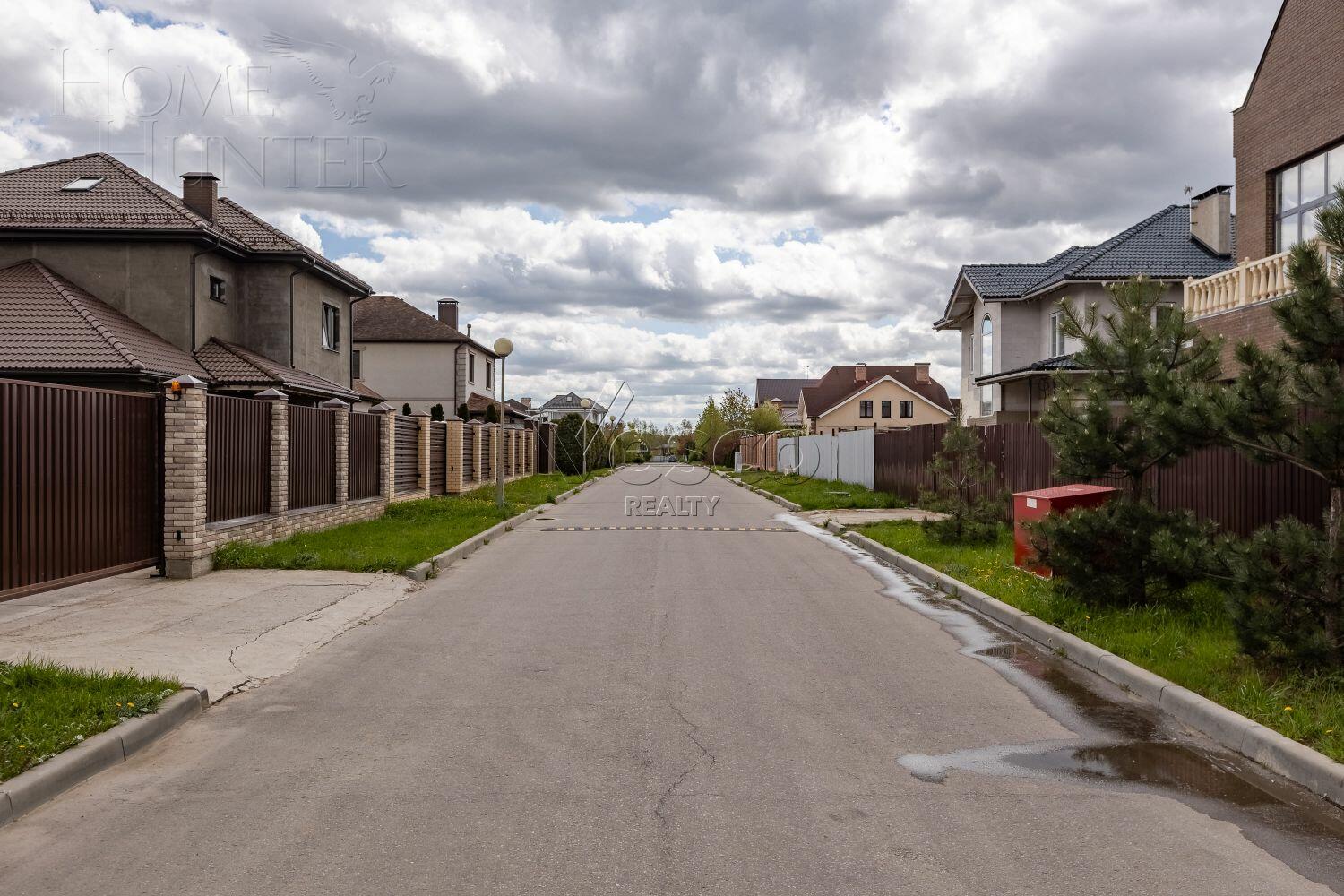 2-этажный коттедж 302 м² без отделки