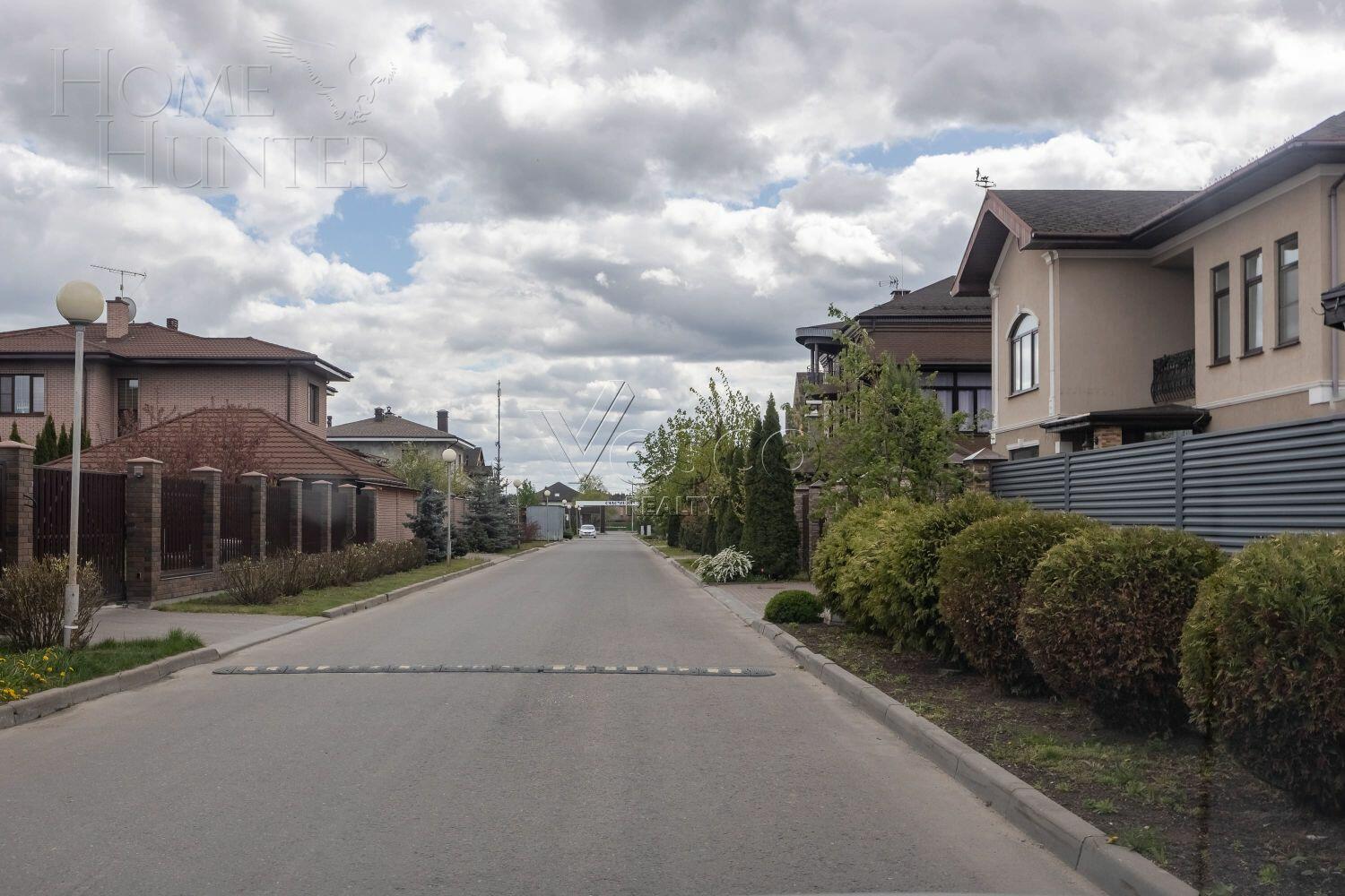 2-этажный коттедж 302 м² без отделки