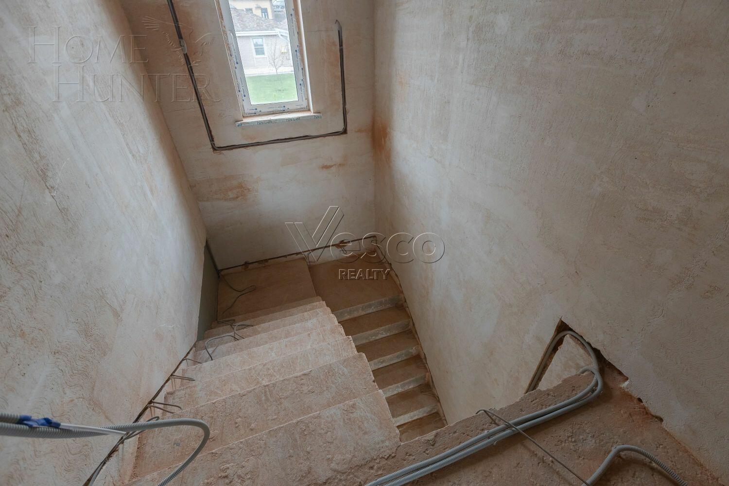 2-этажный коттедж 273 м² без отделки