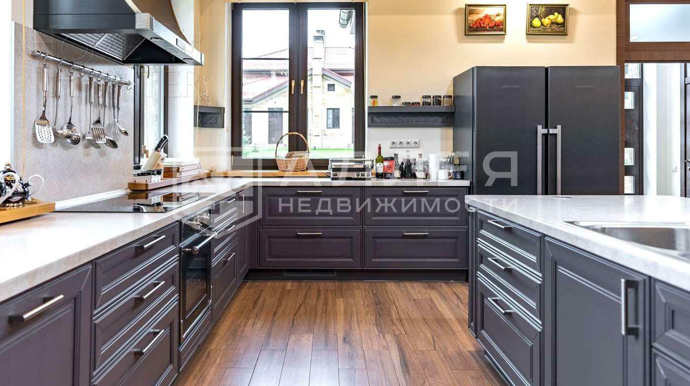 2-этажный коттедж 2 800 м² без отделки