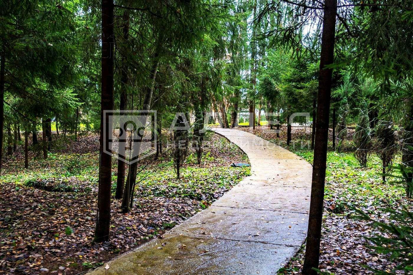 2-этажный коттедж 2 800 м² без отделки