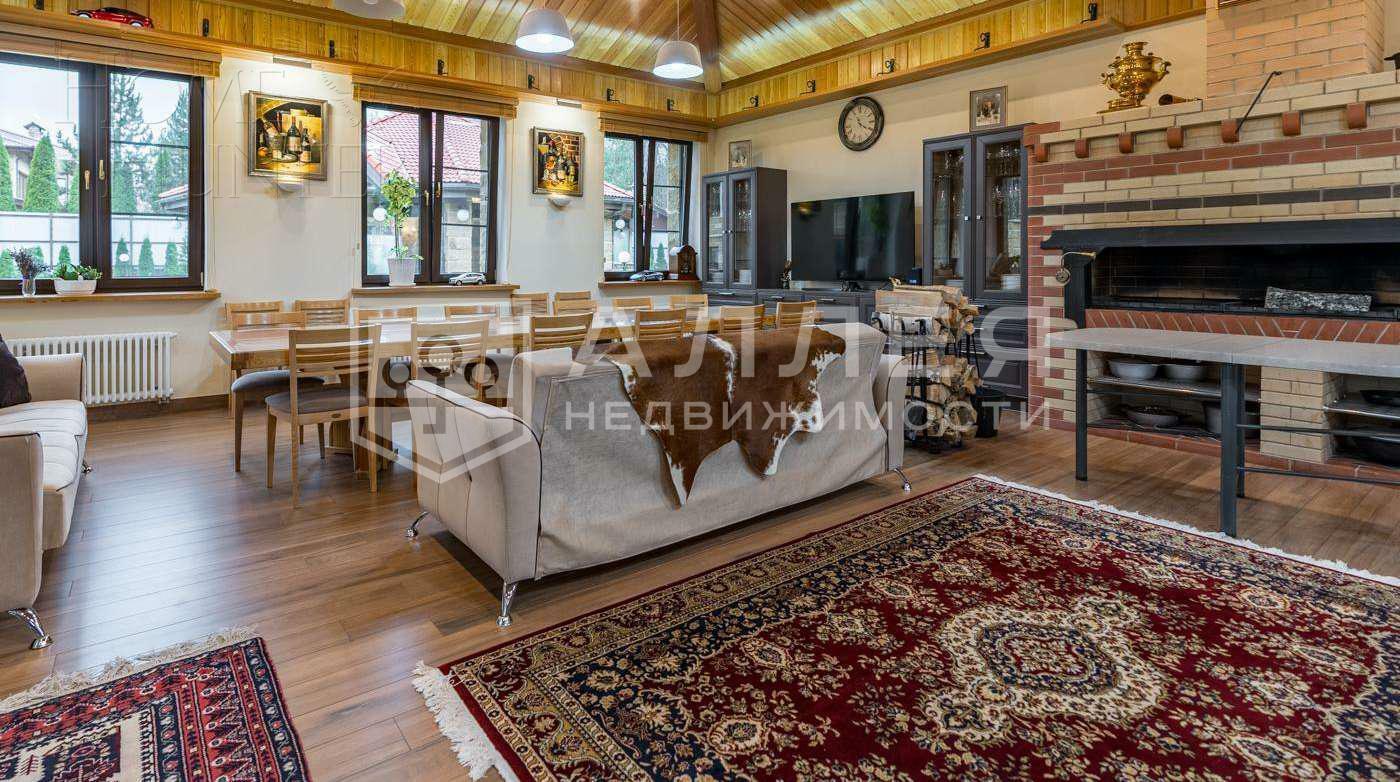 2-этажный коттедж 2 800 м² без отделки