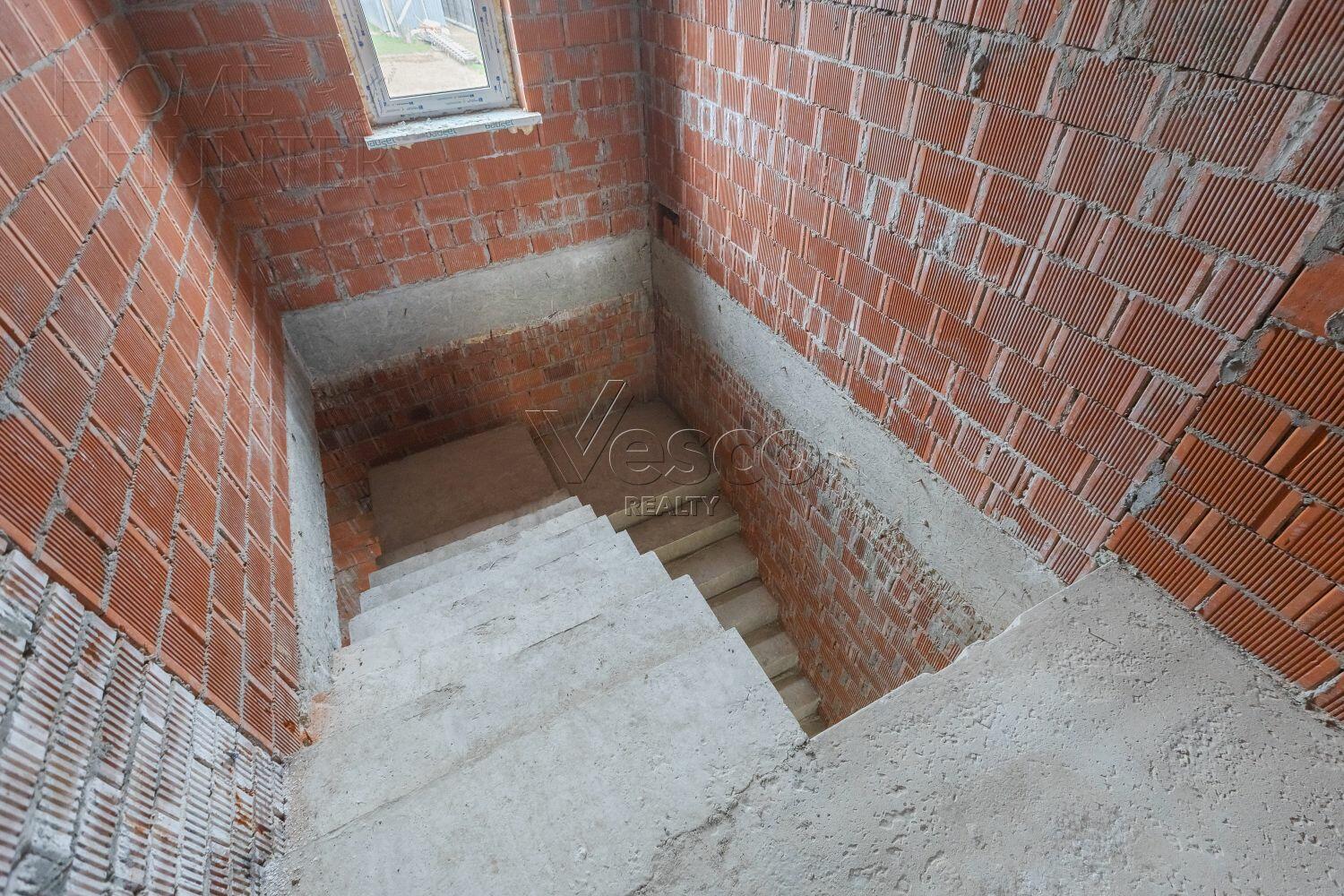 2-этажный коттедж 273 м² без отделки