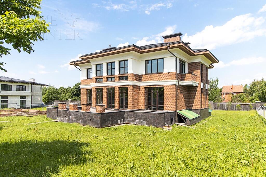 2-этажный коттедж 862 м² без отделки