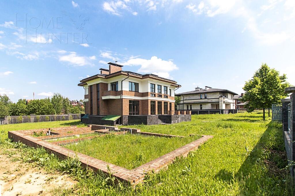 2-этажный коттедж 862 м² без отделки