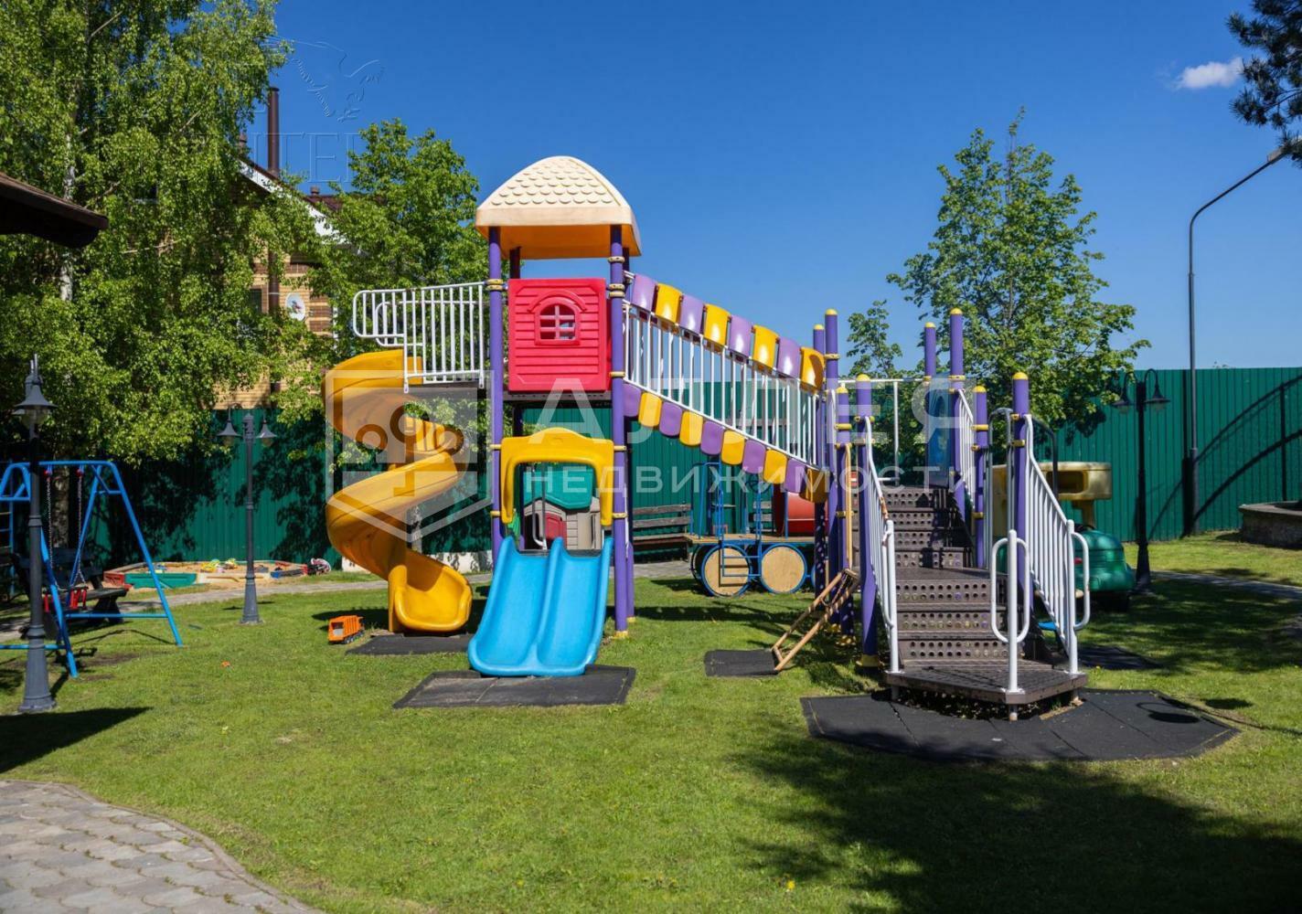 2-этажный коттедж 647 м² с отделкой