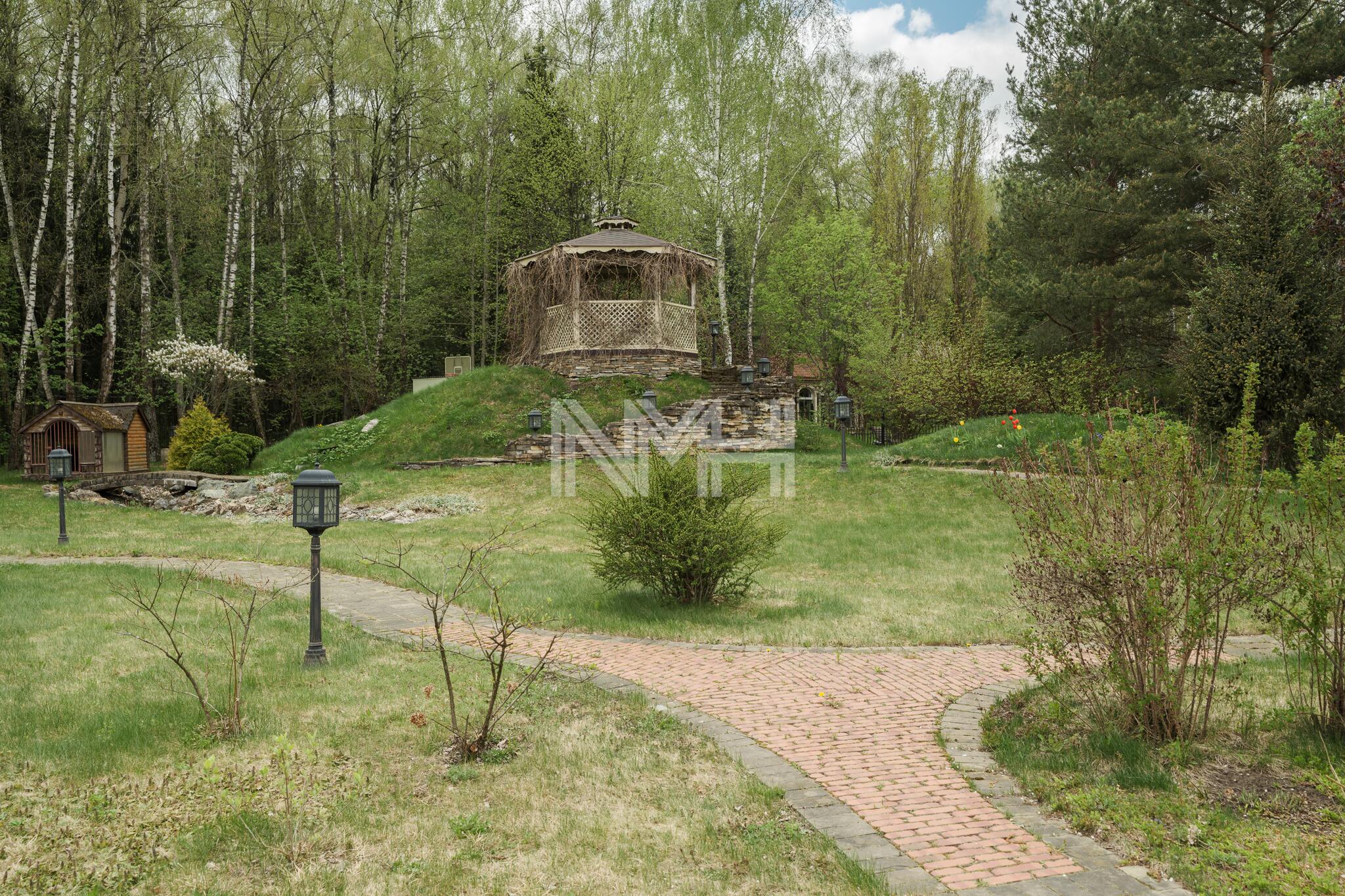 3-этажный коттедж 962 м² с отделкой