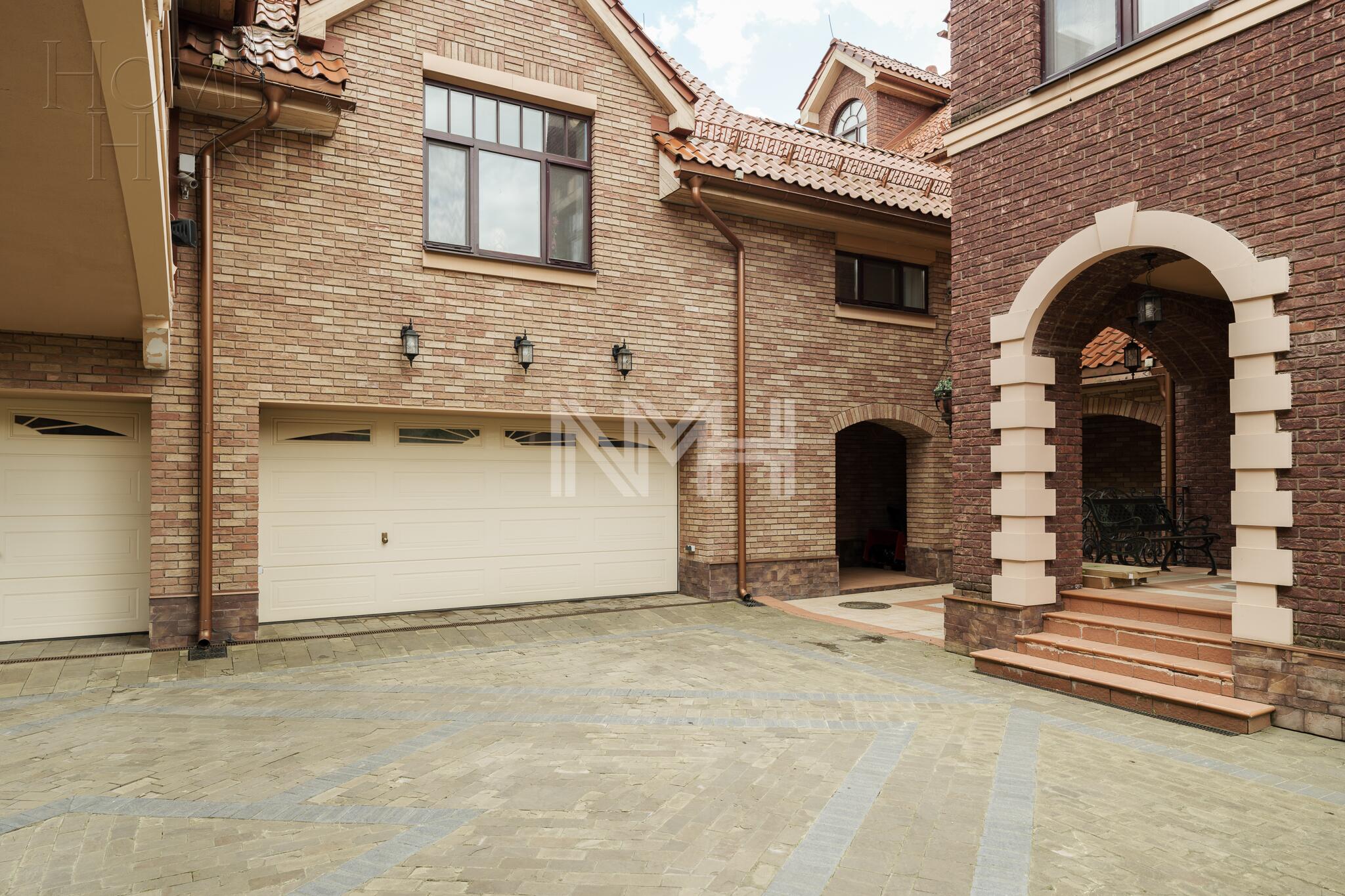 3-этажный коттедж 962 м² с отделкой